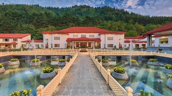 The LaLiT Grand Palace Srinagar