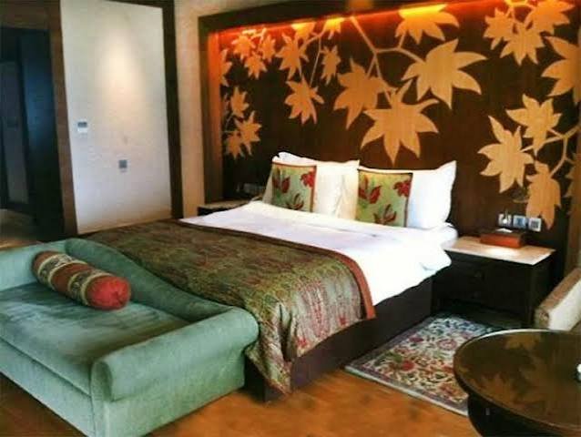 The LaLiT Grand Palace Srinagar