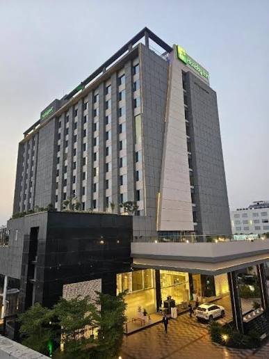 Holiday Inn Lucknow Airport, an IHG Hotel