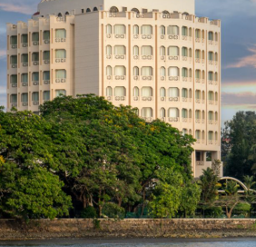 Vivanta Ernakulam, Marine Drive