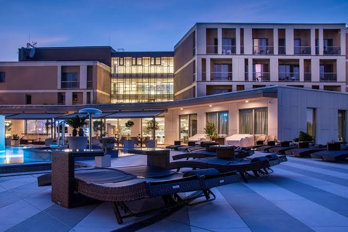 Aura Hotel