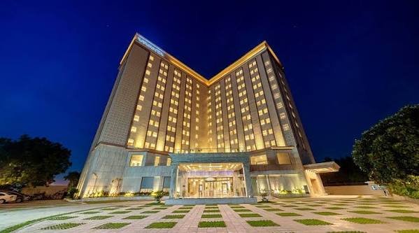Vivanta Ahmedabad, SG Highway