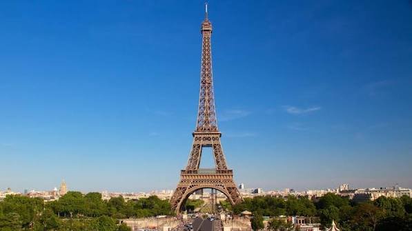 Paris Romantic Escape Tour Package – 5 Days / 4 Nights