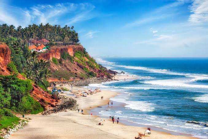 Title: Kerala Delight Tour Package – Munnar, Thekkady & Alleppey